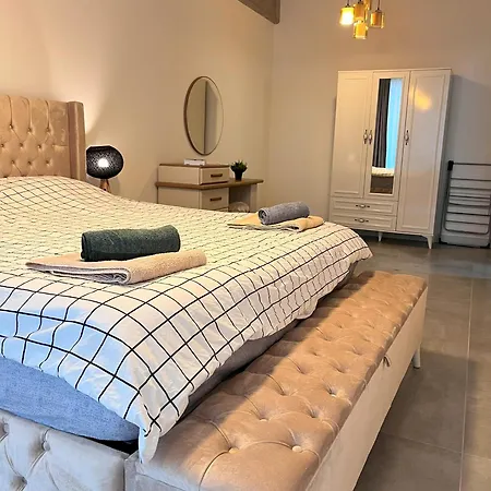 Noble Apartment