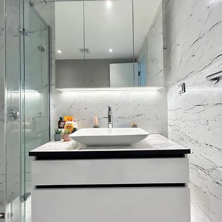 Noble Apartment *