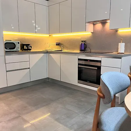 Noble Apartment *